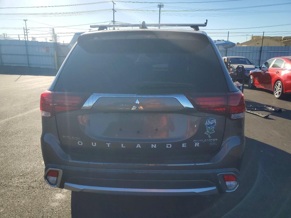 Продажа на аукционе авто 2018 Mitsubishi Outlander, vin: JA4AD3A37JZ021650, номер лота: 72351146