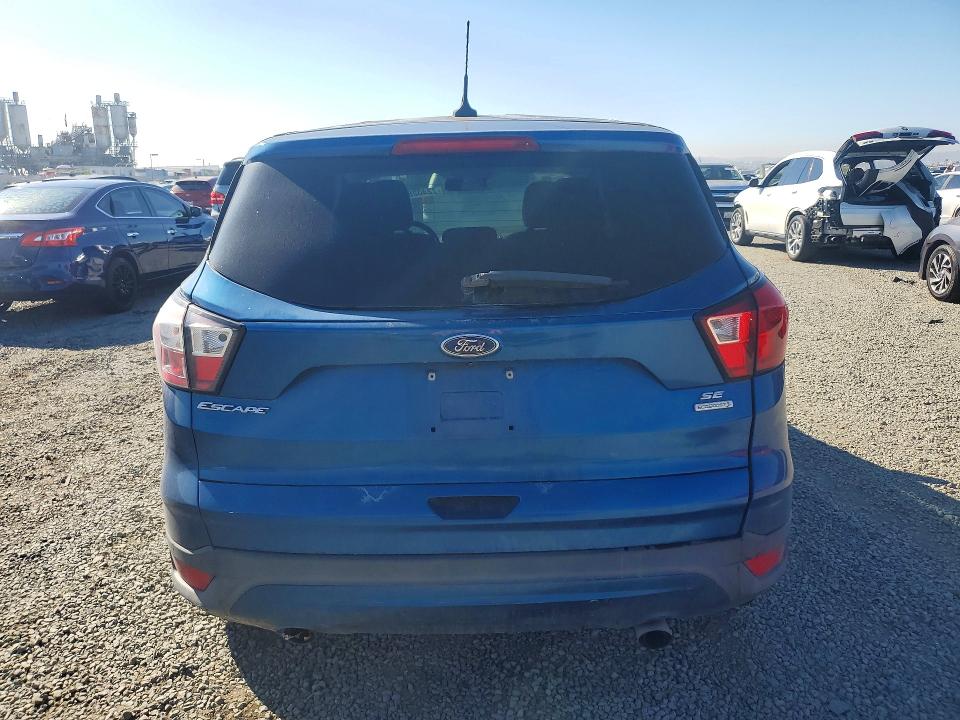 72402826 :رقم المزاد ، 1FMCU0GD7KUA06217 vin ، 2019 Ford Escape مزاد بيع
