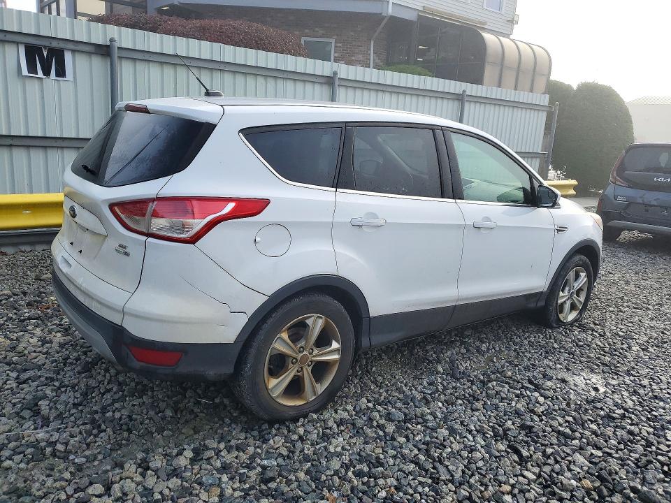 Продажа на аукционе авто 2016 Ford Escape, vin: 1FMCU9GX4GUC13654, номер лота: 72721876