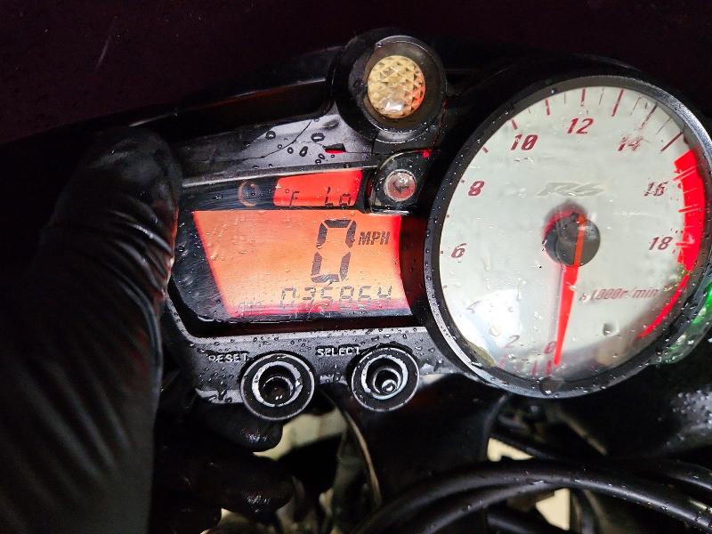 74542006 :رقم المزاد ، JYARJ06E17A033029 vin ، 2007 Yamaha Yzfr6 مزاد بيع
