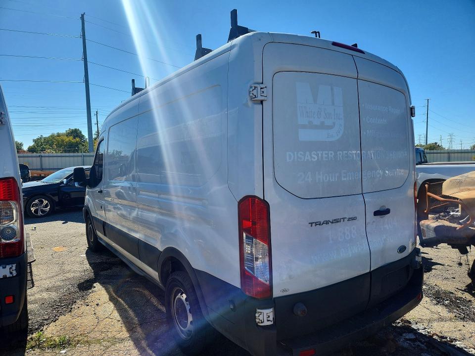 71389276 :رقم المزاد ، 1FTNR2CM2FKA03369 vin ، 2015 Ford Transit مزاد بيع