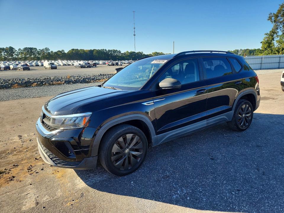 Продаж на аукціоні авто 2022 Volkswagen Taos, vin: 3VVCX7B24NM048297, номер лоту: 72109226