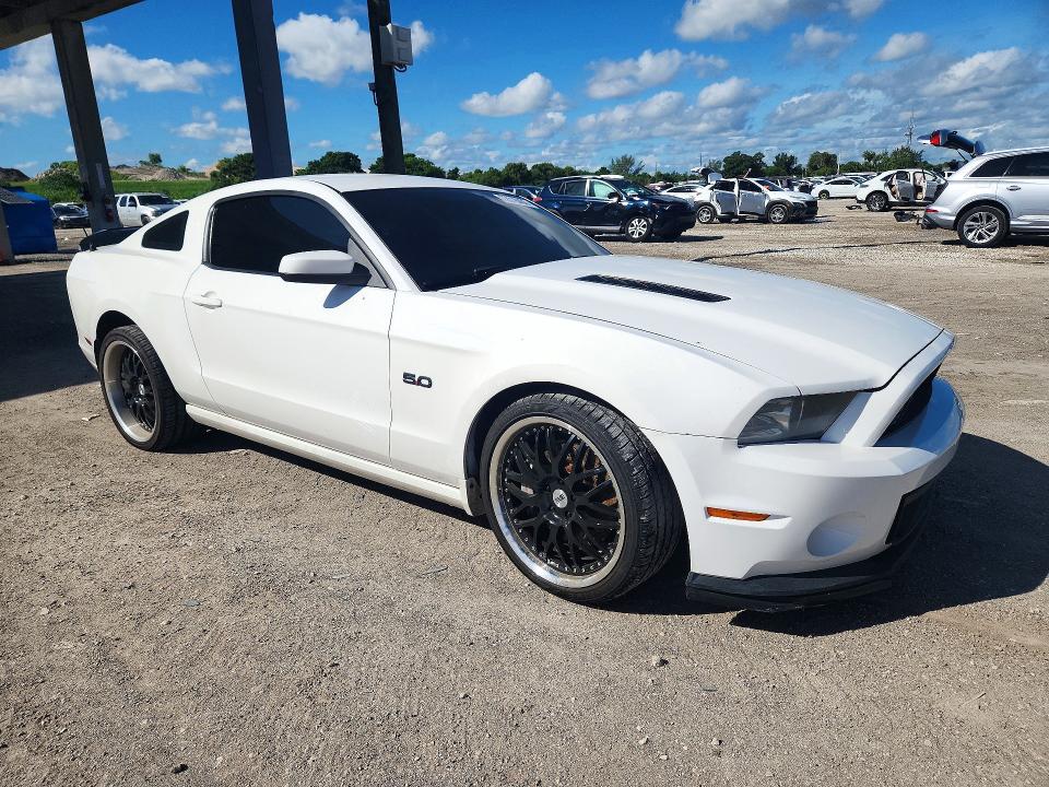 Продаж на аукціоні авто 2013 Ford Mustang, vin: 1ZVBP8CF2D5268492, номер лоту: 72518406