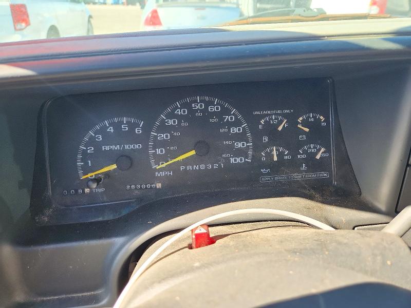 73394746 :رقم المزاد ، 3GNEC16R8XG261267 vin ، 1999 Chevrolet Suburban مزاد بيع