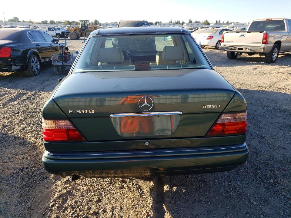 72607346 :رقم المزاد ، WDBEB31E6SC153364 vin ، 1995 Mercedes-benz E مزاد بيع