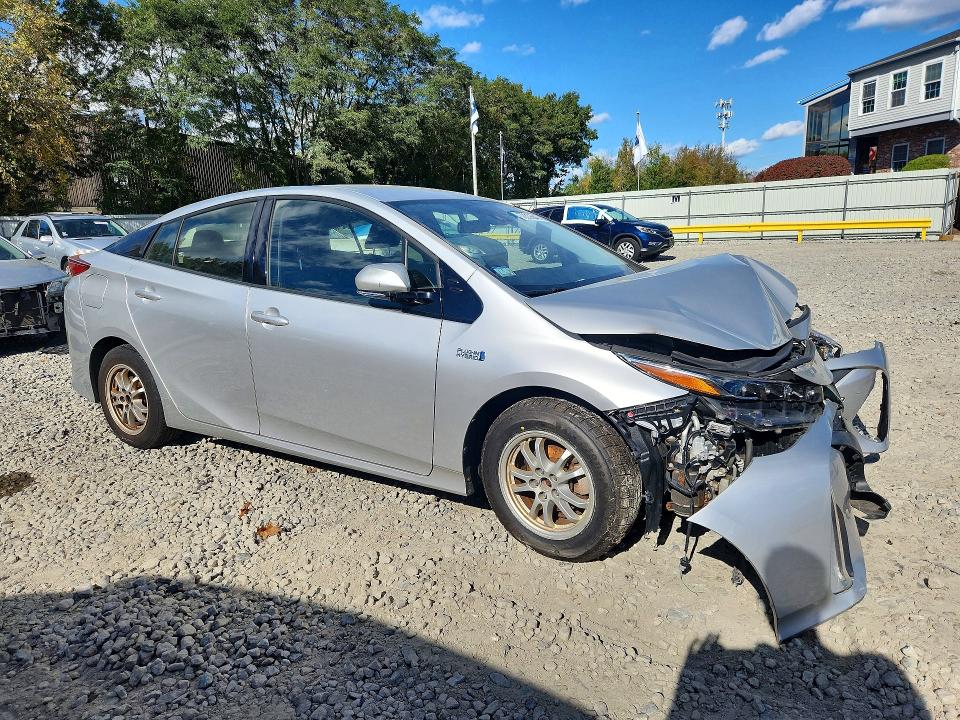 Продажа на аукционе авто 2017 Toyota Prius Prime, vin: JTDKARFP2H3050651, номер лота: 72355646