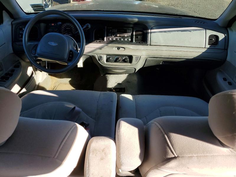 Продаж на аукціоні авто 2002 Ford Crown Victoria, vin: 2FAFP71W92X158851, номер лоту: 73825216