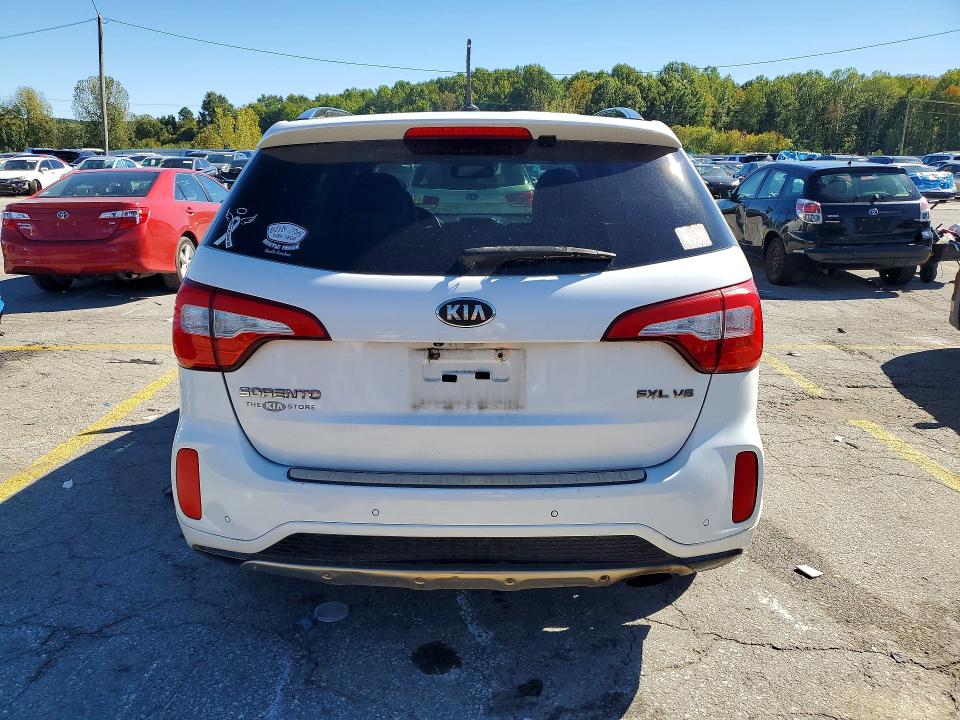 72108016 :رقم المزاد ، 5XYKW4A76FG575216 vin ، 2015 Kia Sorento مزاد بيع