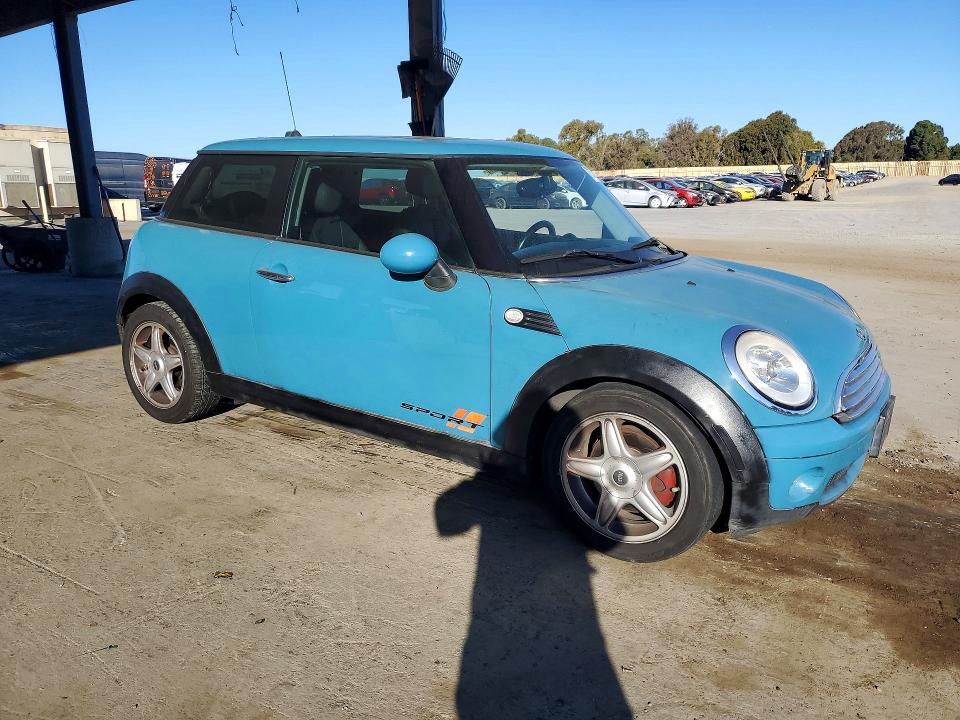 2009 Mini Cooper მანქანა იყიდება აუქციონზე, vin: WMWMF335X9TW70558, აუქციონის ნომერი: 73172696