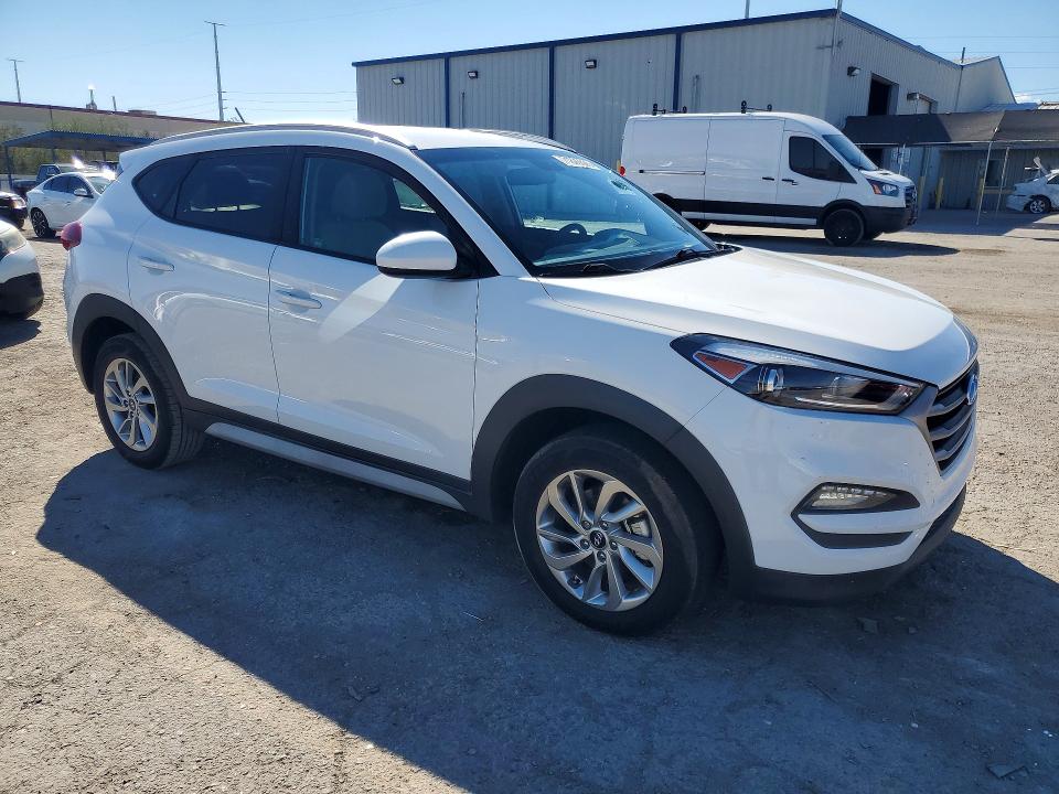 2017 Hyundai Tucson მანქანა იყიდება აუქციონზე, vin: KM8J33A46HU441968, აუქციონის ნომერი: 71809526