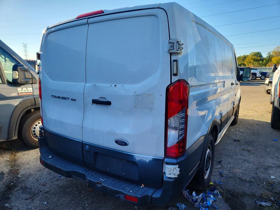 69455166 :رقم المزاد ، 1FTYE1ZMXHKA77474 vin ، 2017 Ford Transit مزاد بيع