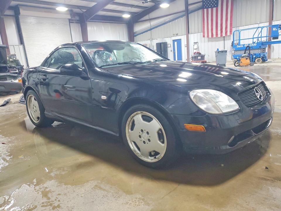 71617546 :رقم المزاد ، WDBKK47F1XF119363 vin ، 1999 Mercedes-benz Slk مزاد بيع