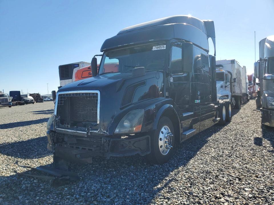 Auction sale of the 2015 Volvo Vn, vin: 4V4N99EH2FN910859, lot number: 71640576