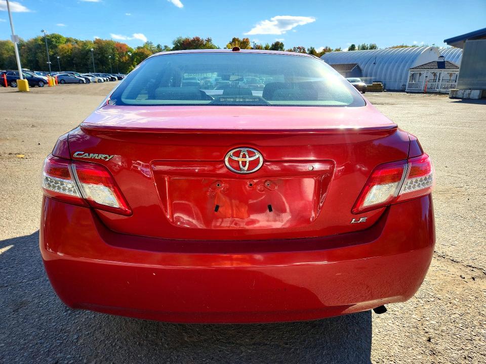 71845246 :رقم المزاد ، 4T1BF3EKXAU515502 vin ، 2010 Toyota Camry مزاد بيع