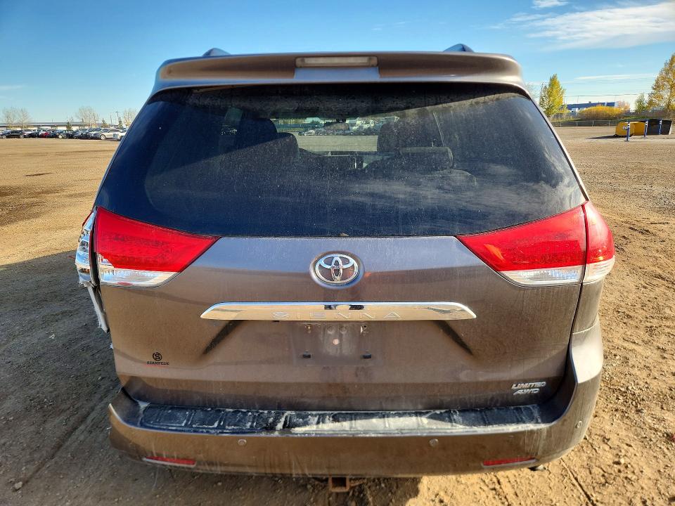 Продаж на аукціоні авто 2014 Toyota Sienna Xle, vin: 5TDDK3DCXES083569, номер лоту: 72372866