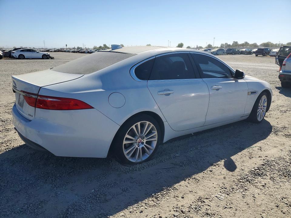 Aukcja sprzedaży 2017 Jaguar Xf, vin: SAJBE4BN8HCY32479, numer aukcji: 72847236