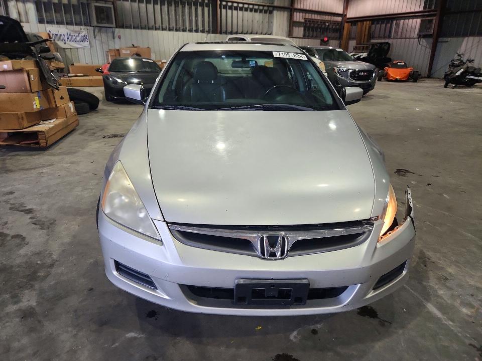 2006 Honda Accord მანქანა იყიდება აუქციონზე, vin: 1HGCM56876A113847, აუქციონის ნომერი: 71957636