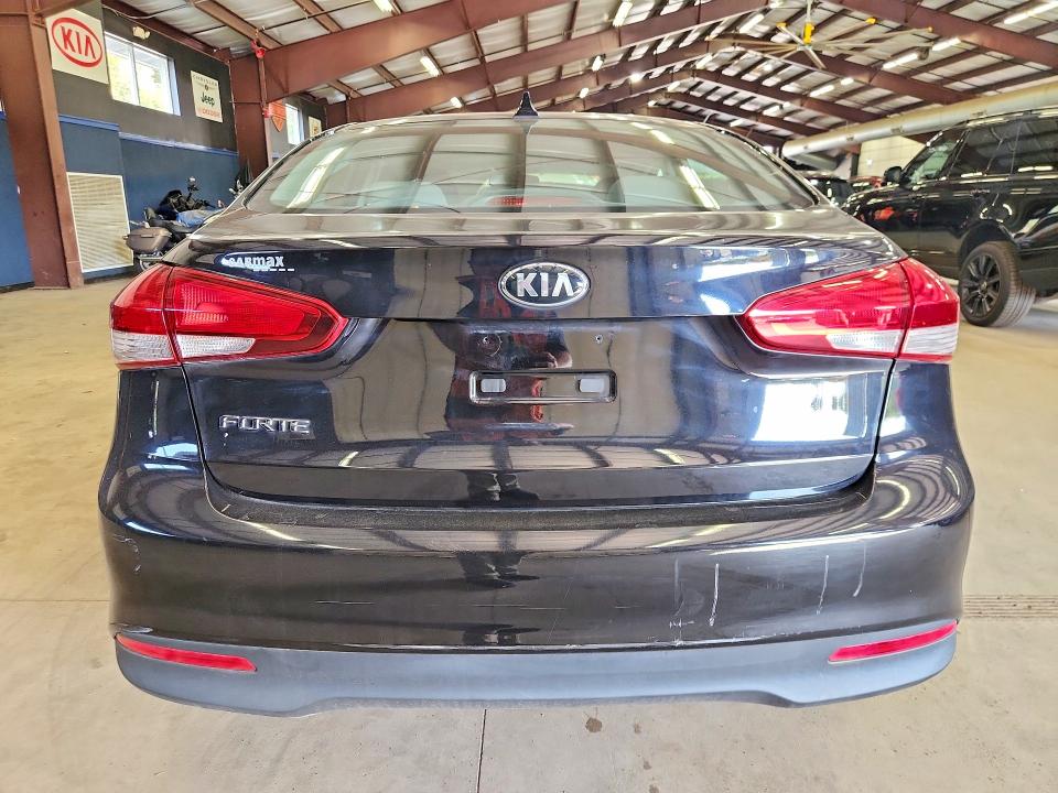 71737106 :رقم المزاد ، 3KPFK4A72JE230784 vin ، 2018 Kia Forte مزاد بيع