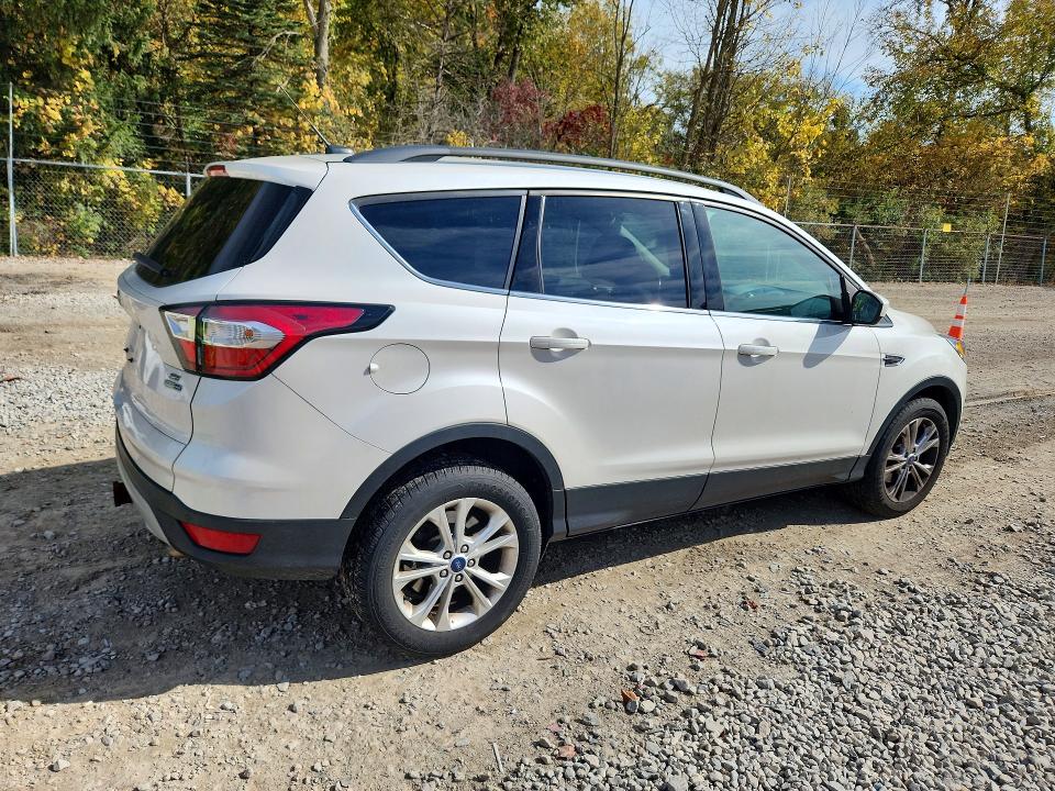 Продажа на аукционе авто 2017 Ford Escape, vin: 1FMCU9G99HUD17172, номер лота: 72997326