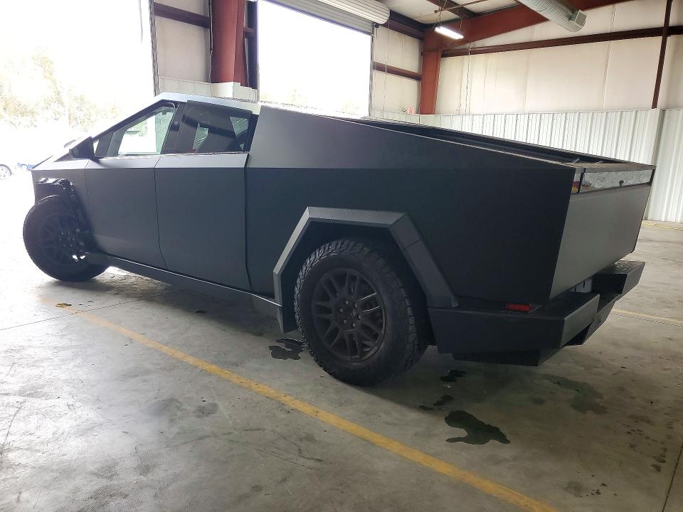Продажа на аукционе авто 2025 Tesla Cybertruck, vin: 7G2CEHED2SA074401, номер лота: 72402236