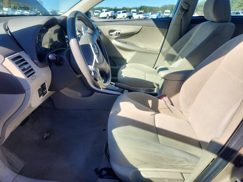 72132106 :رقم المزاد ، 2T1BU4EE6AC279583 vin ، 2010 Toyota Corolla مزاد بيع