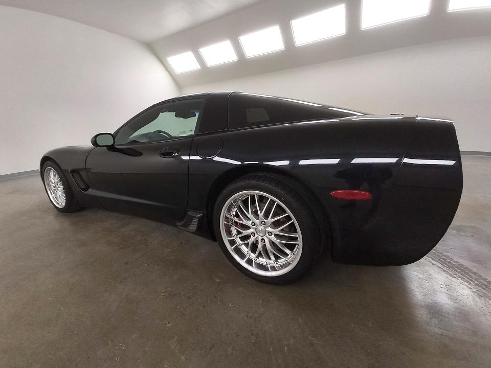 72562926 :رقم المزاد ، 1G1YY22GX45133576 vin ، 2004 Chevrolet Corvette مزاد بيع