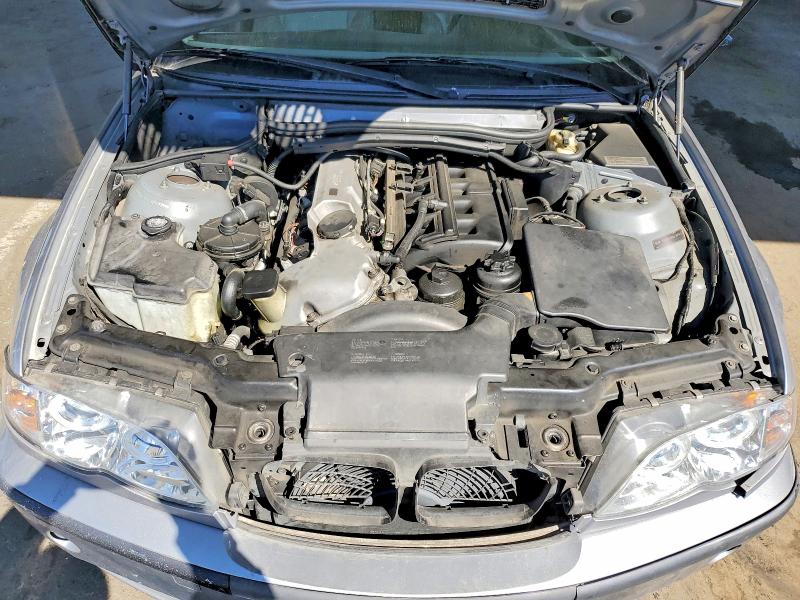 71596666 :رقم المزاد ، WBAAZ334X3KP81285 vin ، 2003 Bmw 325 مزاد بيع