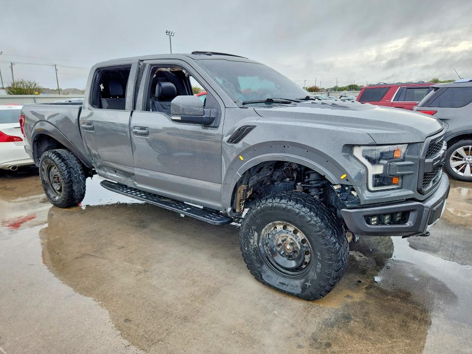 70375266 :رقم المزاد ، 1FTFW1RGXJFB81962 vin ، 2018 Ford F150 مزاد بيع