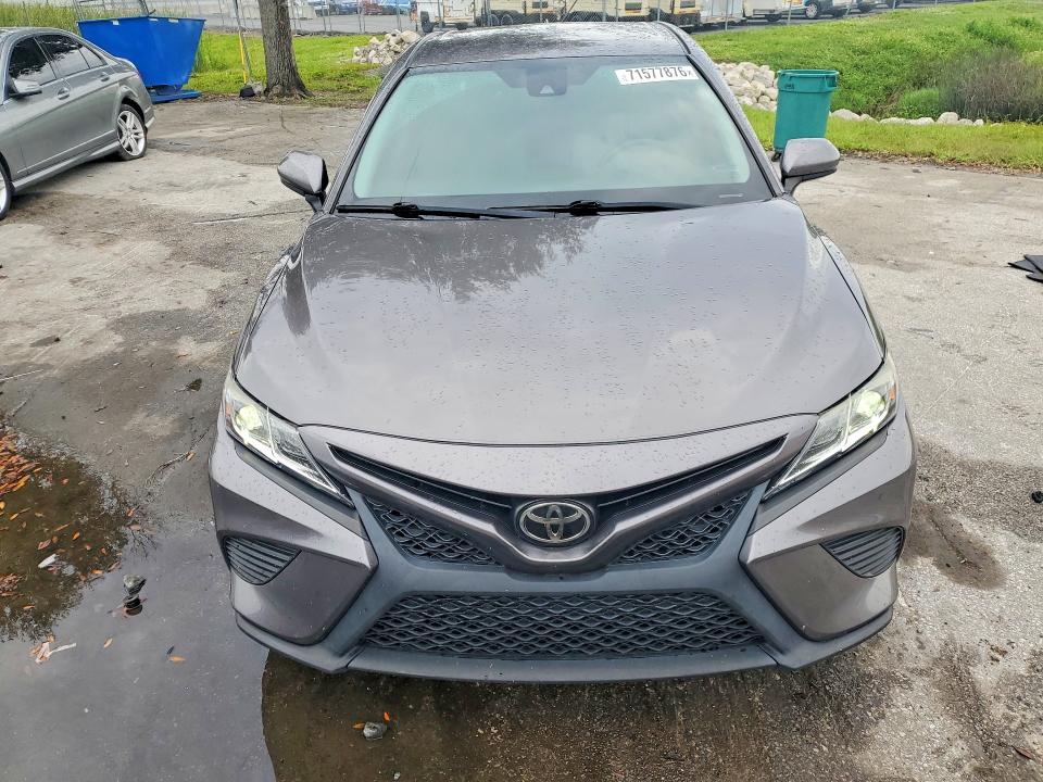 2019 Toyota Camry მანქანა იყიდება აუქციონზე, vin: 4T1B11HK7KU806975, აუქციონის ნომერი: 71577876