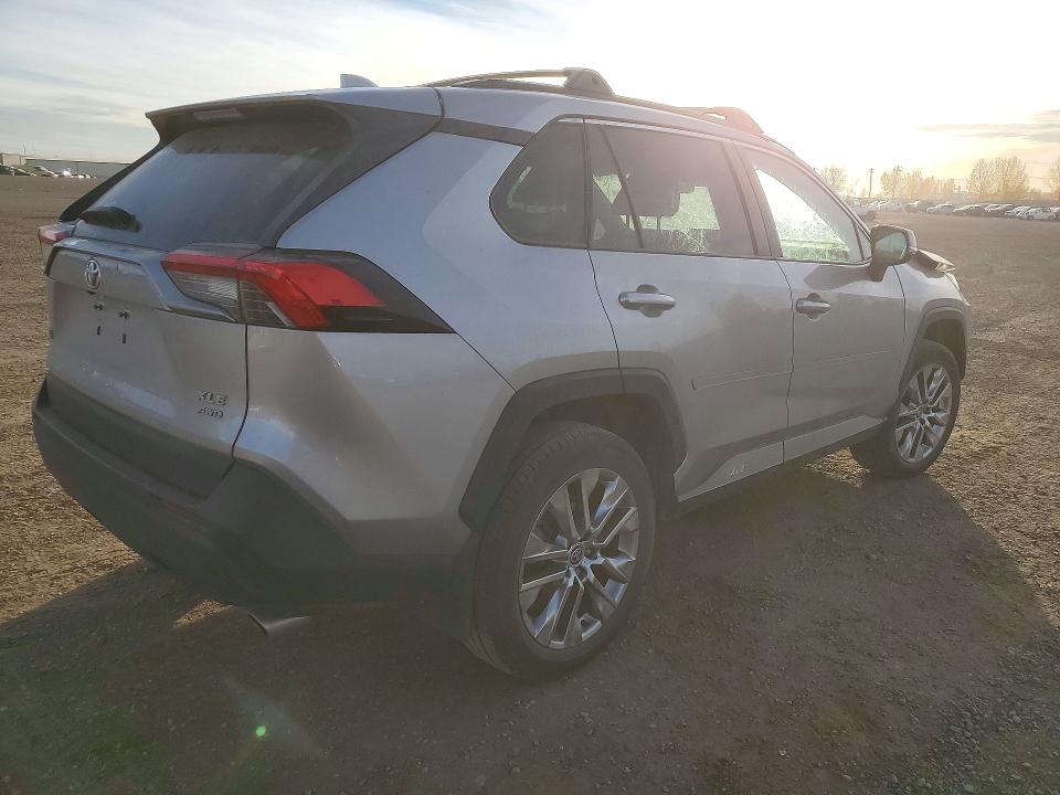 Продажа на аукционе авто 2021 Toyota Rav4, vin: 2T3R1RFV5MC200290, номер лота: 71663286