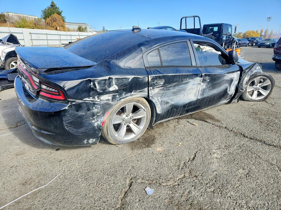 69464546 :رقم المزاد ، 2C3CDXHG7FH805515 vin ، 2015 Dodge Charger مزاد بيع