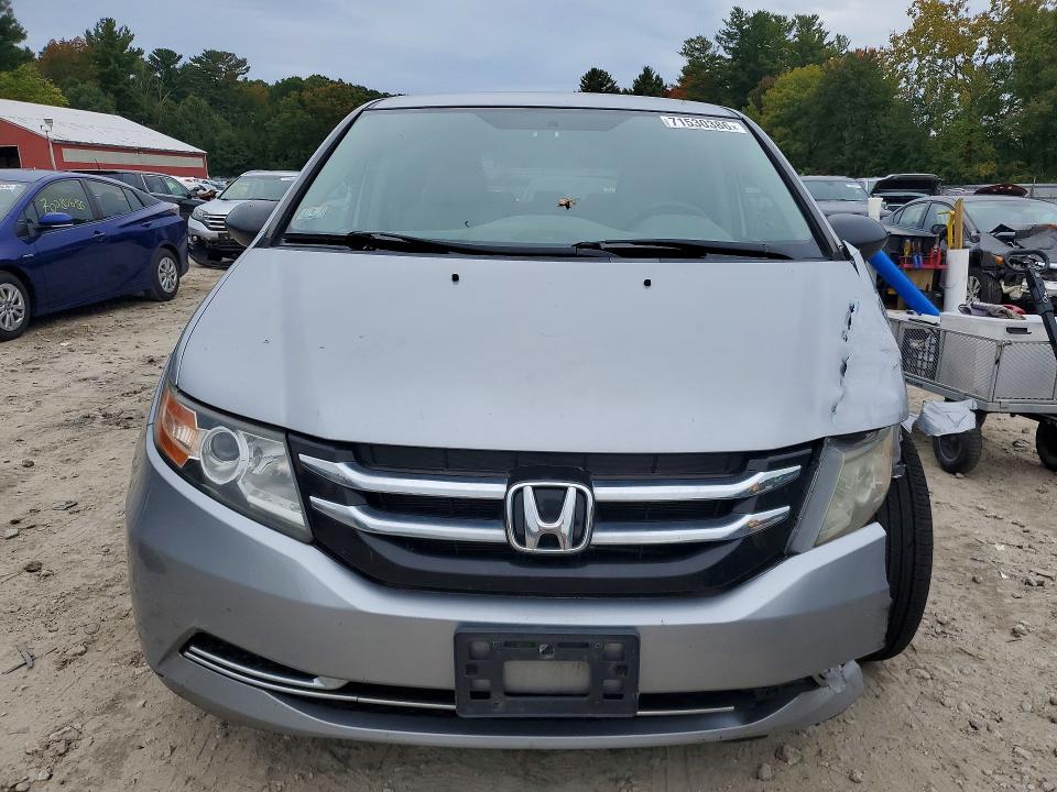 71530386 :رقم المزاد ، 5FNRL5H26GB121127 vin ، 2016 Honda Odyssey مزاد بيع