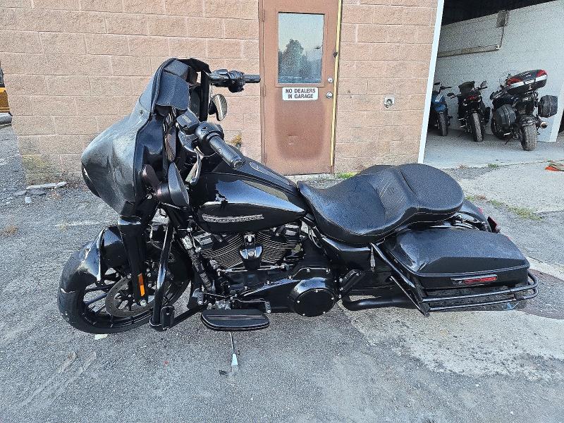73361136 :رقم المزاد ، 1HD1KRC15JB682501 vin ، 2018 Harley-davidson Flhxs مزاد بيع