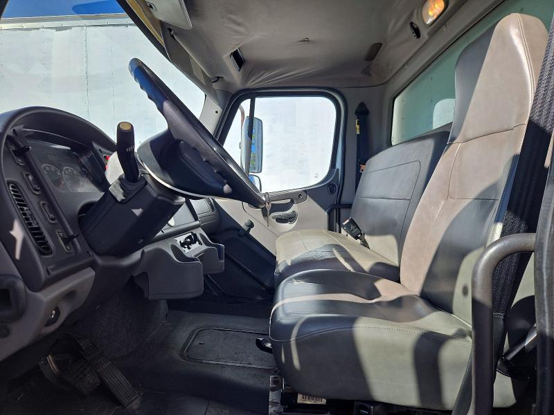 71111286 :رقم المزاد ، 1FVACYBS0ADAR3225 vin ، 2010 Freightliner M2 مزاد بيع