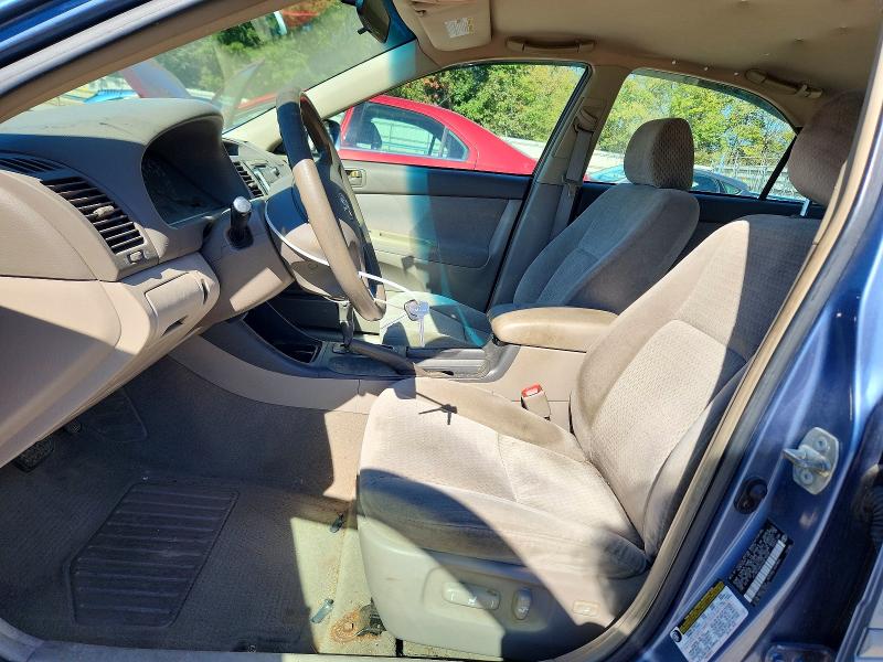 2004 Toyota Camry მანქანა იყიდება აუქციონზე, vin: 4T1BE32K24U879599, აუქციონის ნომერი: 71783566