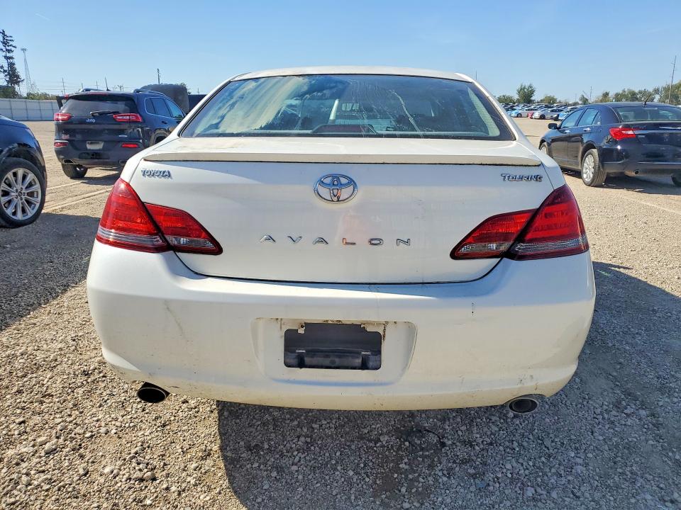 2008 Toyota Avalon მანქანა იყიდება აუქციონზე, vin: 4T1BK36B38U313184, აუქციონის ნომერი: 71672676