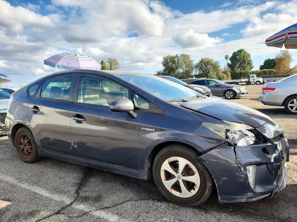 2014 Toyota Prius მანქანა იყიდება აუქციონზე, vin: JTDKN3DU3E1776195, აუქციონის ნომერი: 72592716