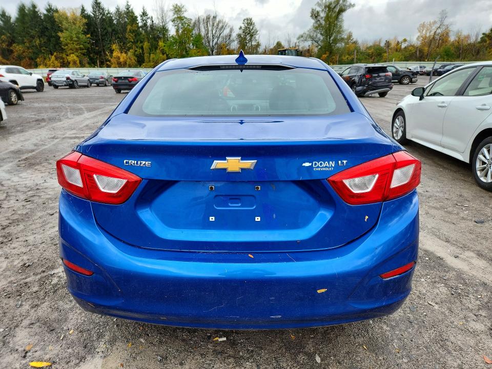 73251256 :رقم المزاد ، 1G1BE5SM7H7260172 vin ، 2017 Chevrolet Cruze مزاد بيع