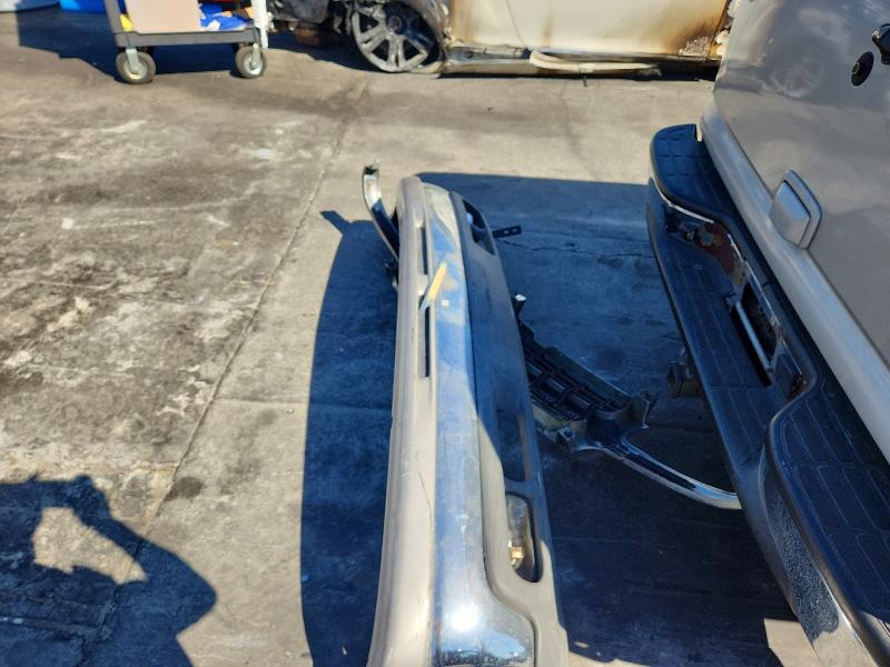 71002946 :رقم المزاد ، 1GNEC13T74R273910 vin ، 2004 Chevrolet Tahoe مزاد بيع