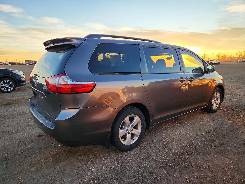 Продаж на аукціоні авто 2015 Toyota Sienna, vin: 5TDKK3DC5FS608255, номер лоту: 73231926