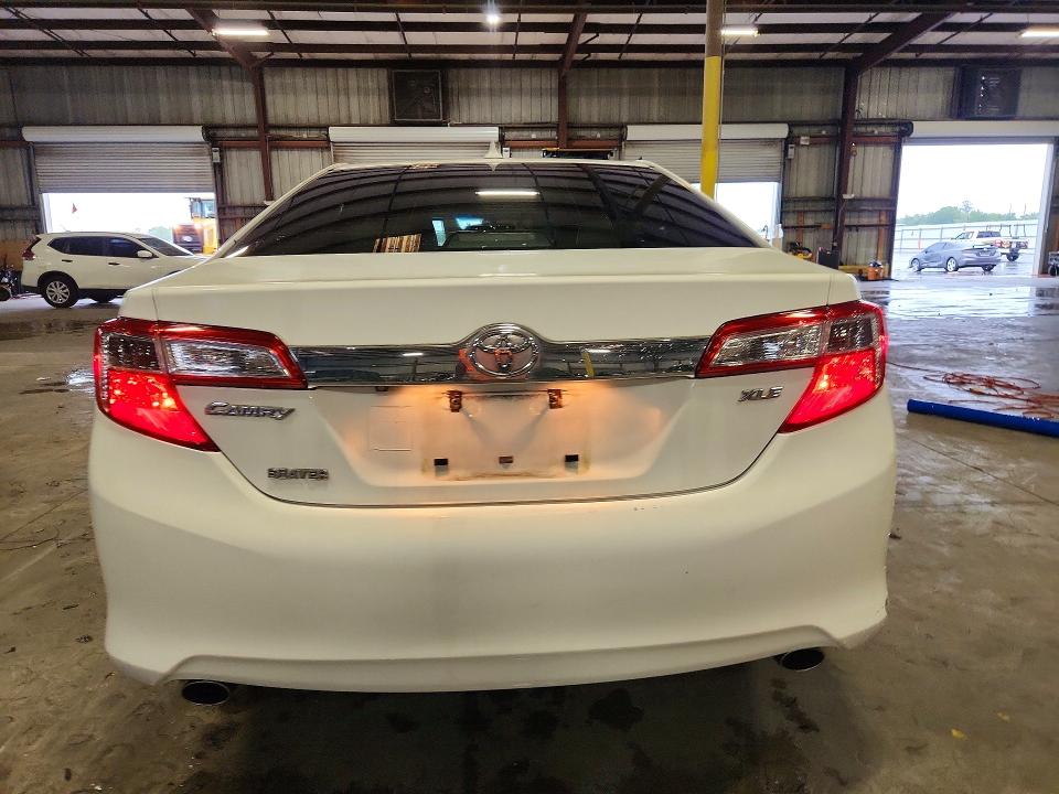 71621606 :رقم المزاد ، 4T1BK1FK1DU533809 vin ، 2013 Toyota Camry مزاد بيع