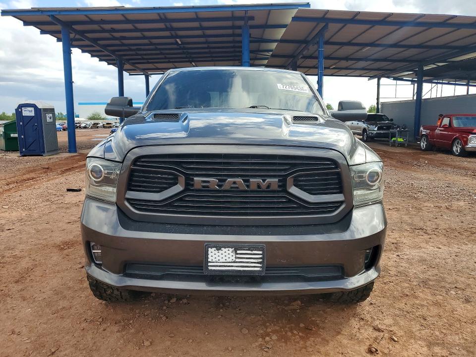 72769436 :رقم المزاد ، 1C6RR7MM0JS279496 vin ، 2018 Ram 1500 مزاد بيع