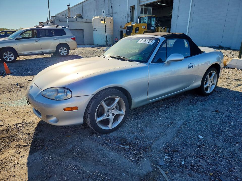 71765786 :رقم المزاد ، JM1NB353X30312884 vin ، 2003 Mazda Mx-5 Miata مزاد بيع