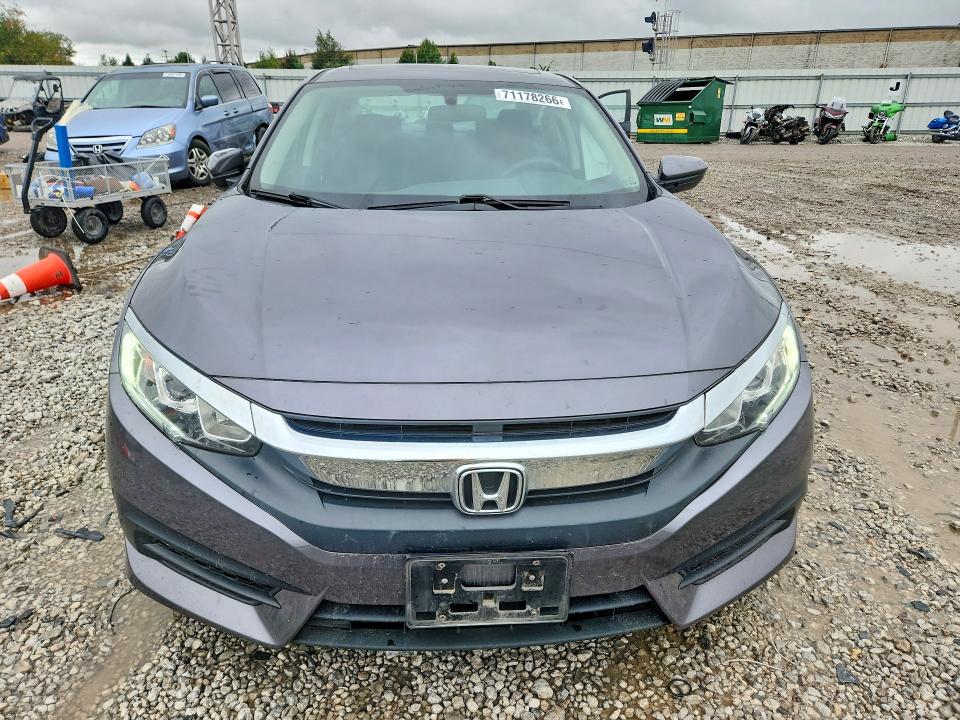 71178266 :رقم المزاد ، 2HGFC2F77JH570948 vin ، 2018 Honda Civic مزاد بيع