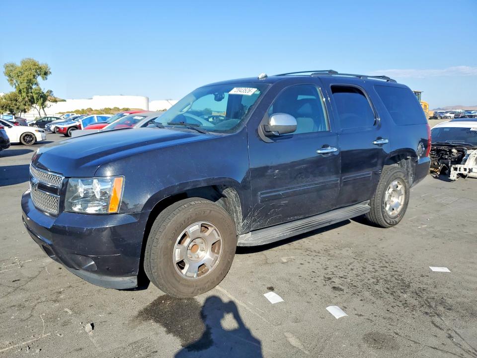 72043526 :رقم المزاد ، 1GNSCAE08BR353560 vin ، 2011 Chevrolet Tahoe مزاد بيع