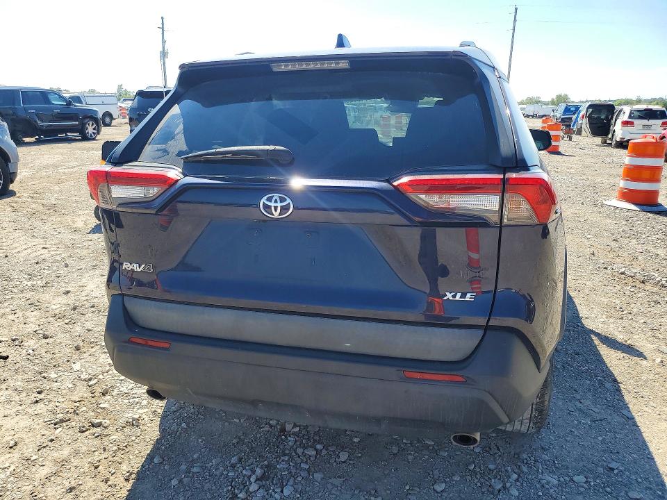 2021 Toyota Rav4 მანქანა იყიდება აუქციონზე, vin: 2T3W1RFV4MW112672, აუქციონის ნომერი: 71692636