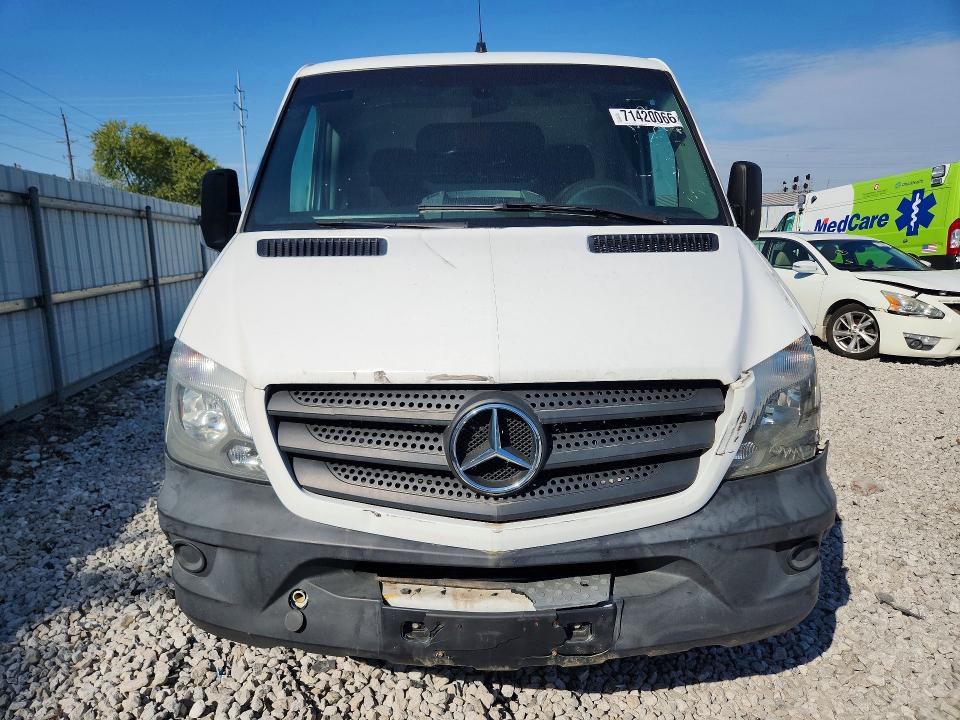 2016 Mercedes-benz Sprinter მანქანა იყიდება აუქციონზე, vin: WD3PE7DD0GP245463, აუქციონის ნომერი: 71420066