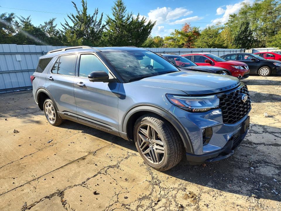 Продажа на аукционе авто 2025 Ford Explorer, vin: 1FMWK8GC7SGA81779, номер лота: 72141146