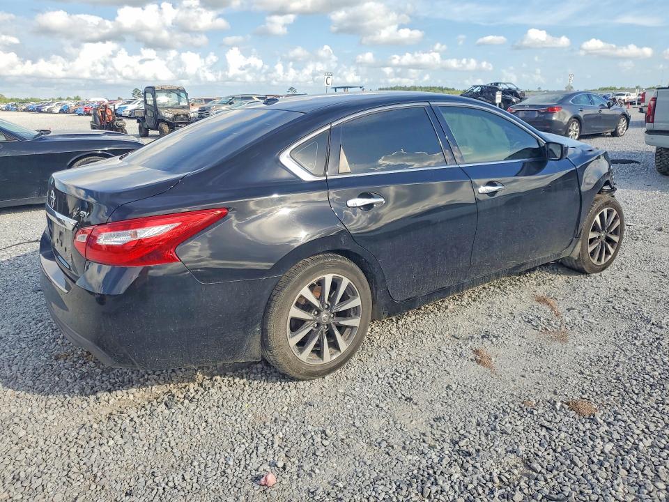 2017 Nissan Altima მანქანა იყიდება აუქციონზე, vin: 1N4AL3AP3HC214361, აუქციონის ნომერი: 71191666
