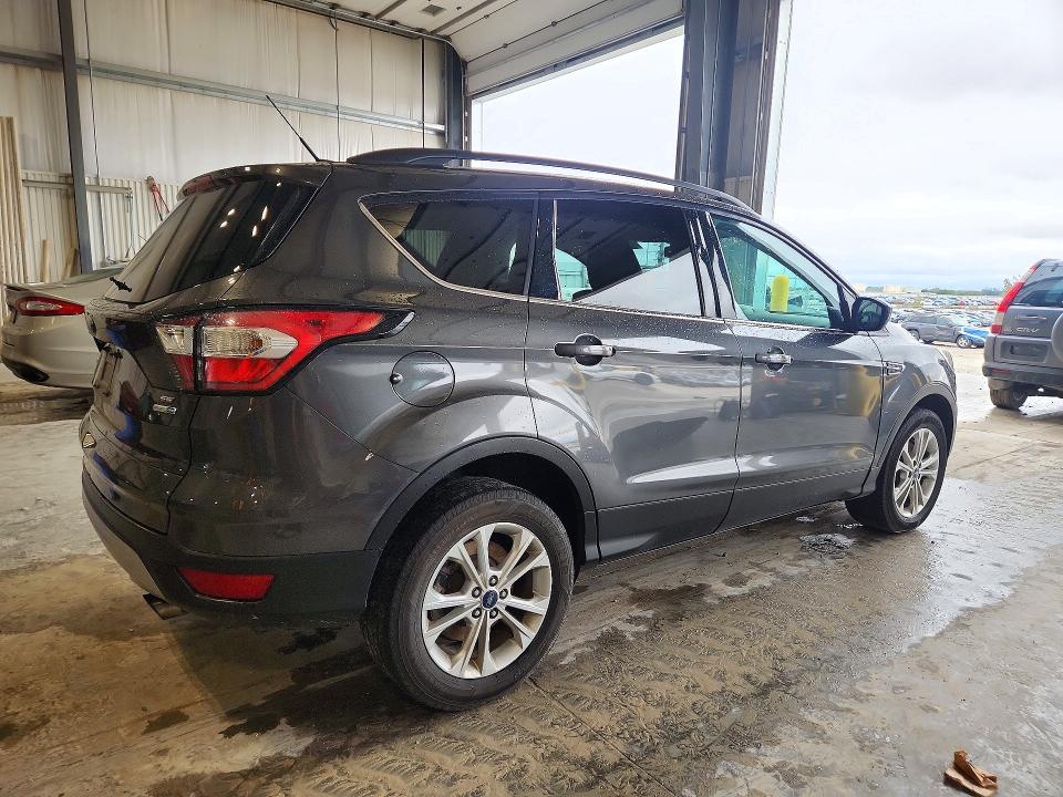 2017 Ford Escape მანქანა იყიდება აუქციონზე, vin: 1FMCU9GD9HUE35890, აუქციონის ნომერი: 72842696